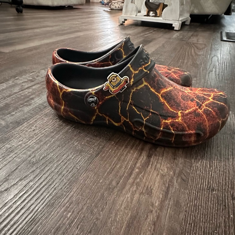 Adult Lava Pattern Clogs